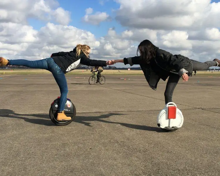 الفعاليات::سواء كان فريق العرض أو الانضمام إلى فريق العمل - فعالياتنا ملهمة! emobility eventrs